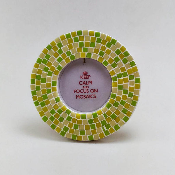 Circle your life with beautiful moments in a picture frame - Nature theme